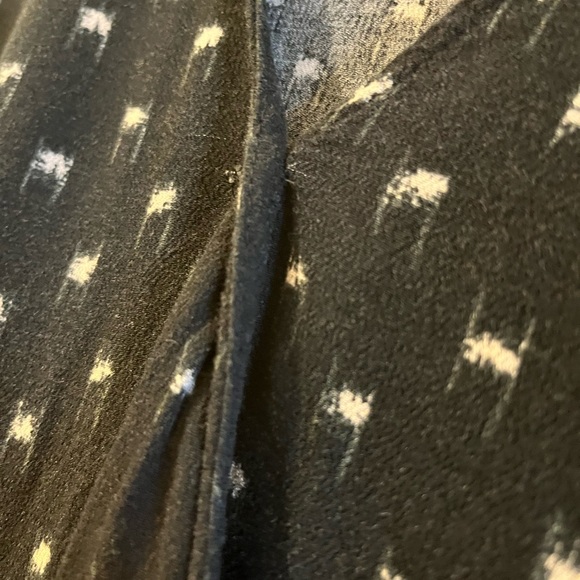 Universal Thread Black Faux Wrap Top Tie Sleeves Medium - Picture 4 of 10